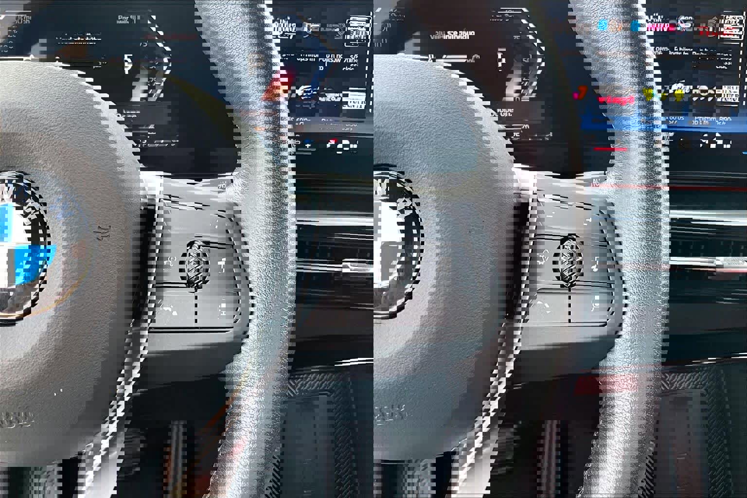 Used 2025 BMW X1 xDrive28i image 23