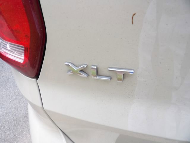 Used 2018 Ford Explorer XLT FWD image 18