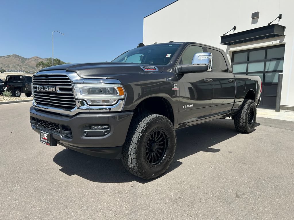 Used 2024 RAM 2500 Laramie AWD/4WD image 2