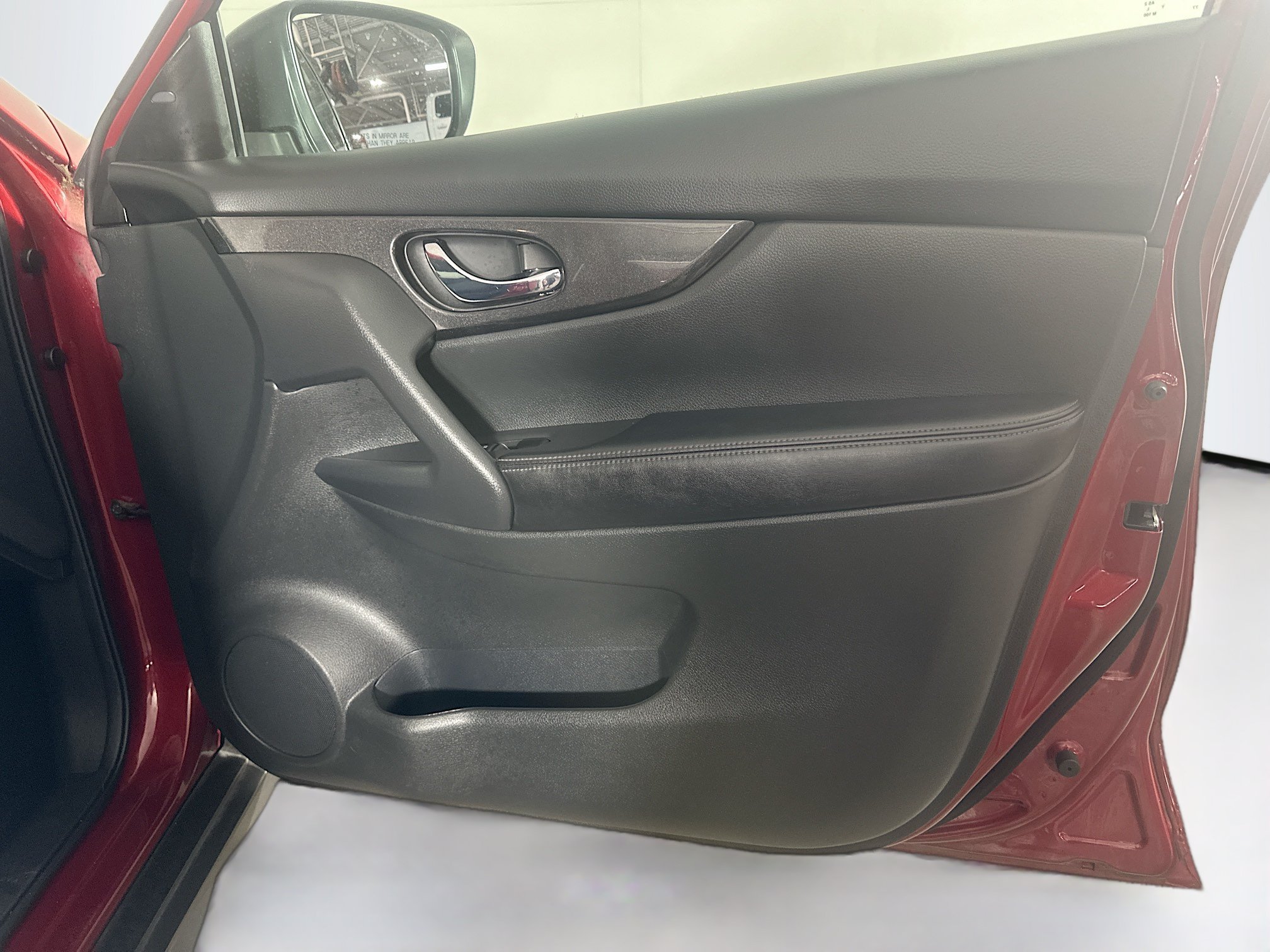 Used 2018 Nissan Rogue SV FWD image 30
