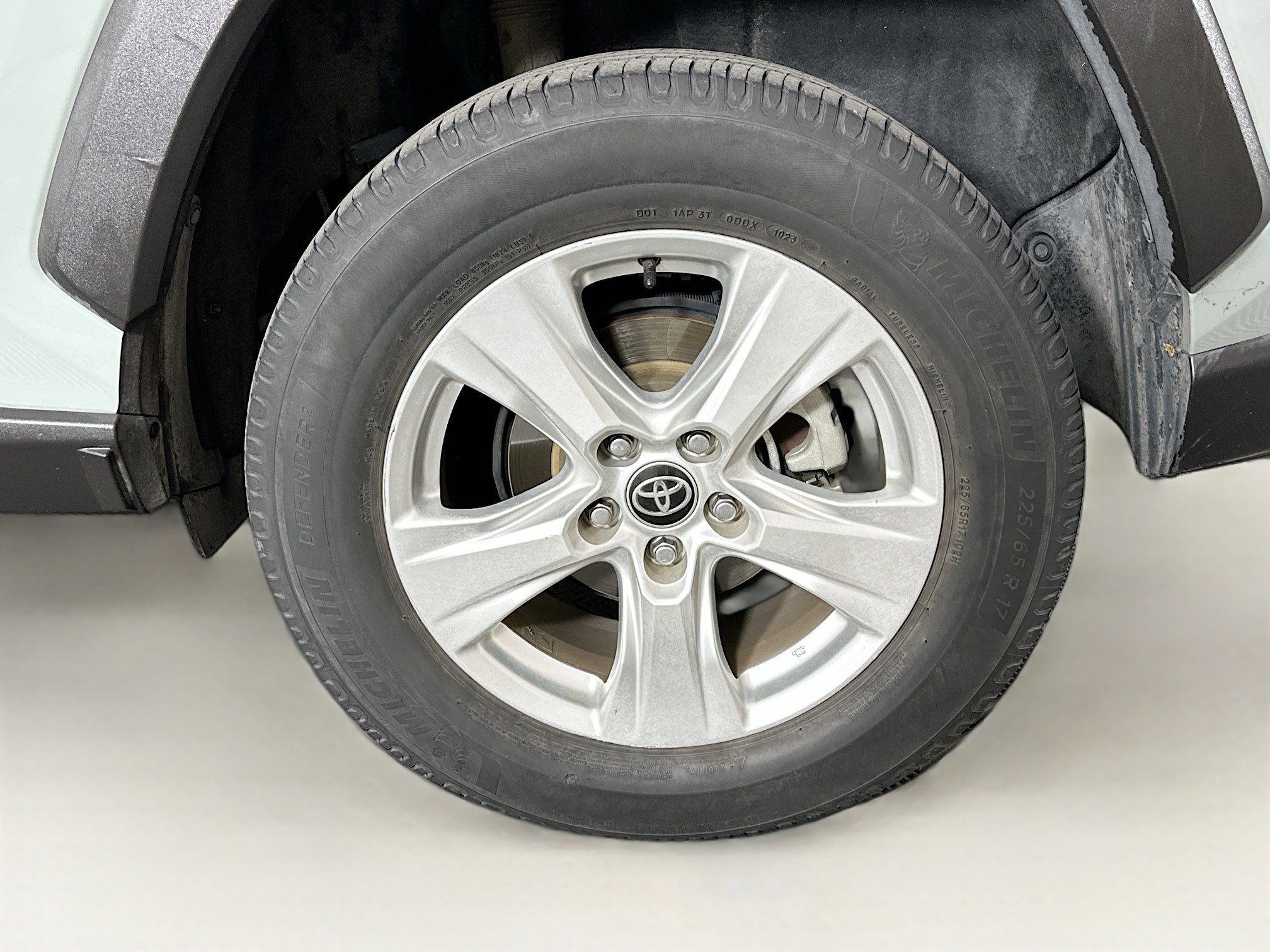 Used 2021 Toyota RAV4 XLE w/ Convenience Package image 11