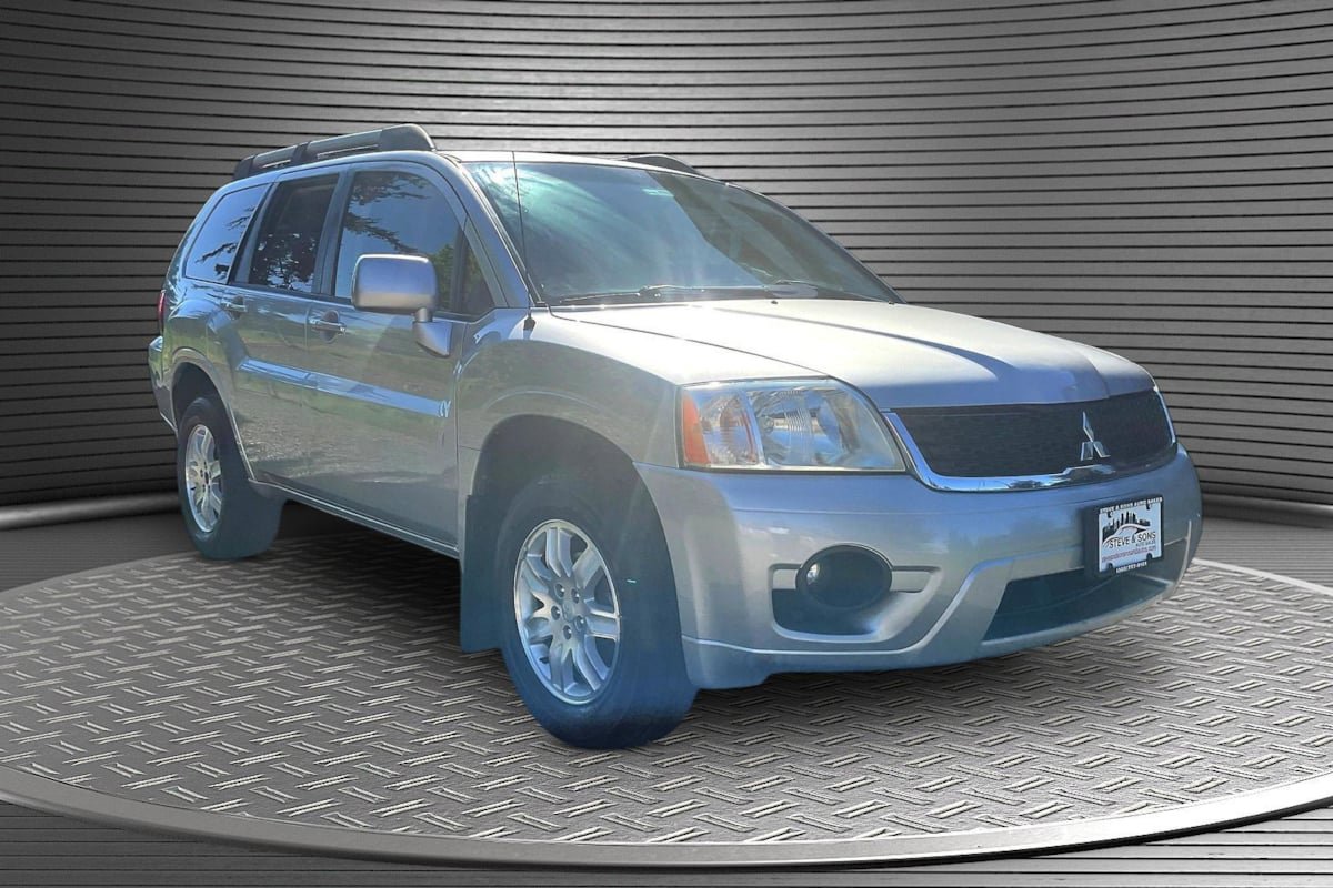 Used 2011 Mitsubishi Endeavor LS AWD/4WD image 2