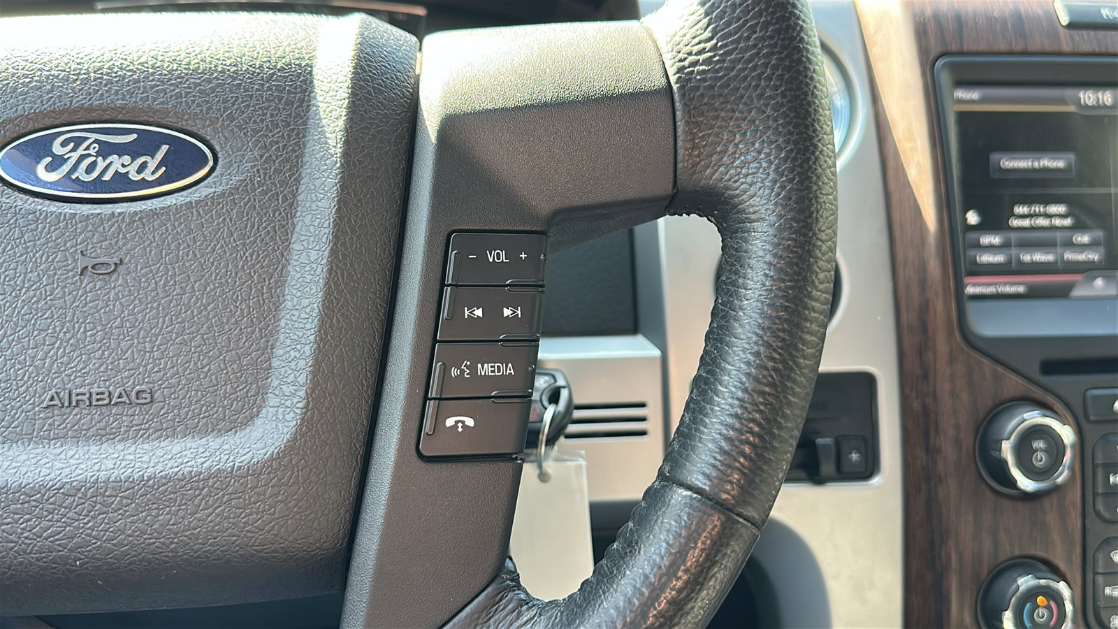 Used 2013 Ford F150 Lariat w/ Mid Equipment Group AWD/4WD image 18