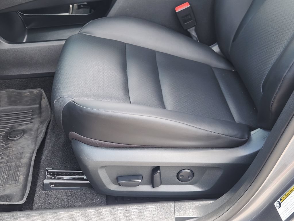 Used 2023 Nissan Rogue SV w/ SV Premium B Package FWD image 18