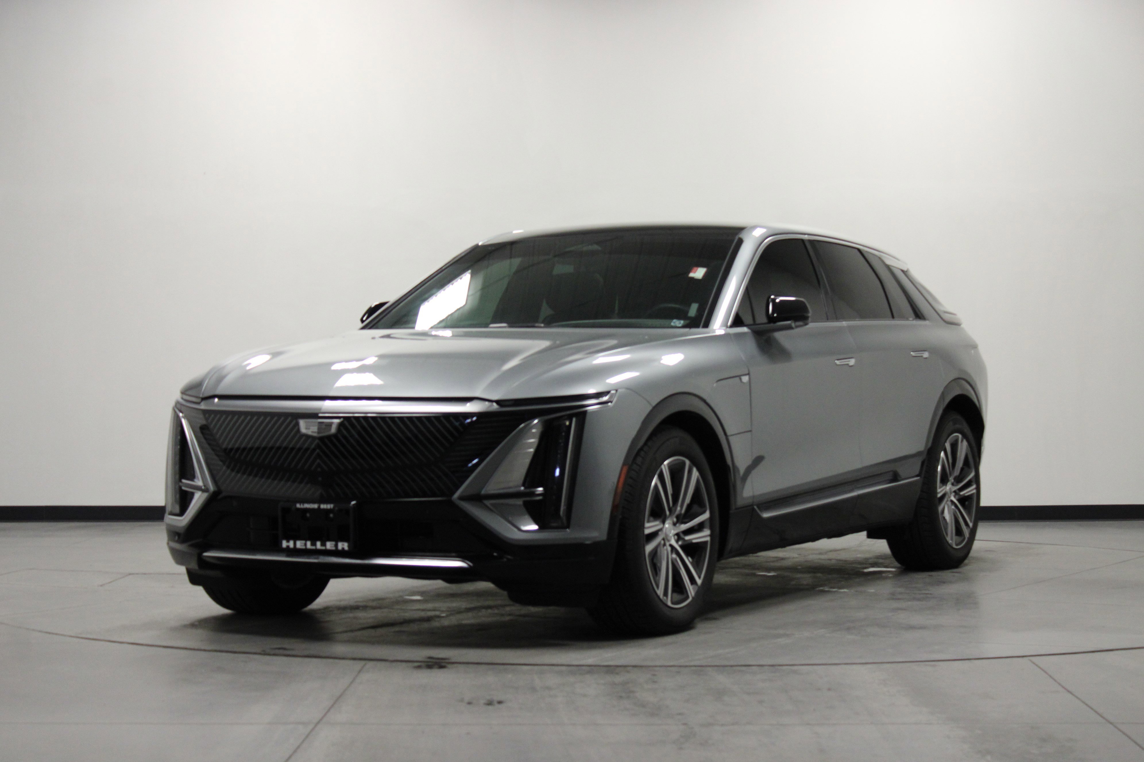 Used 2024 Cadillac Lyriq Luxury image 8