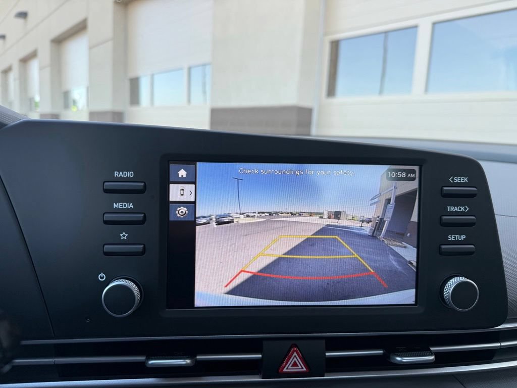 New 2026 Hyundai Elantra Hybrid FWD image 16