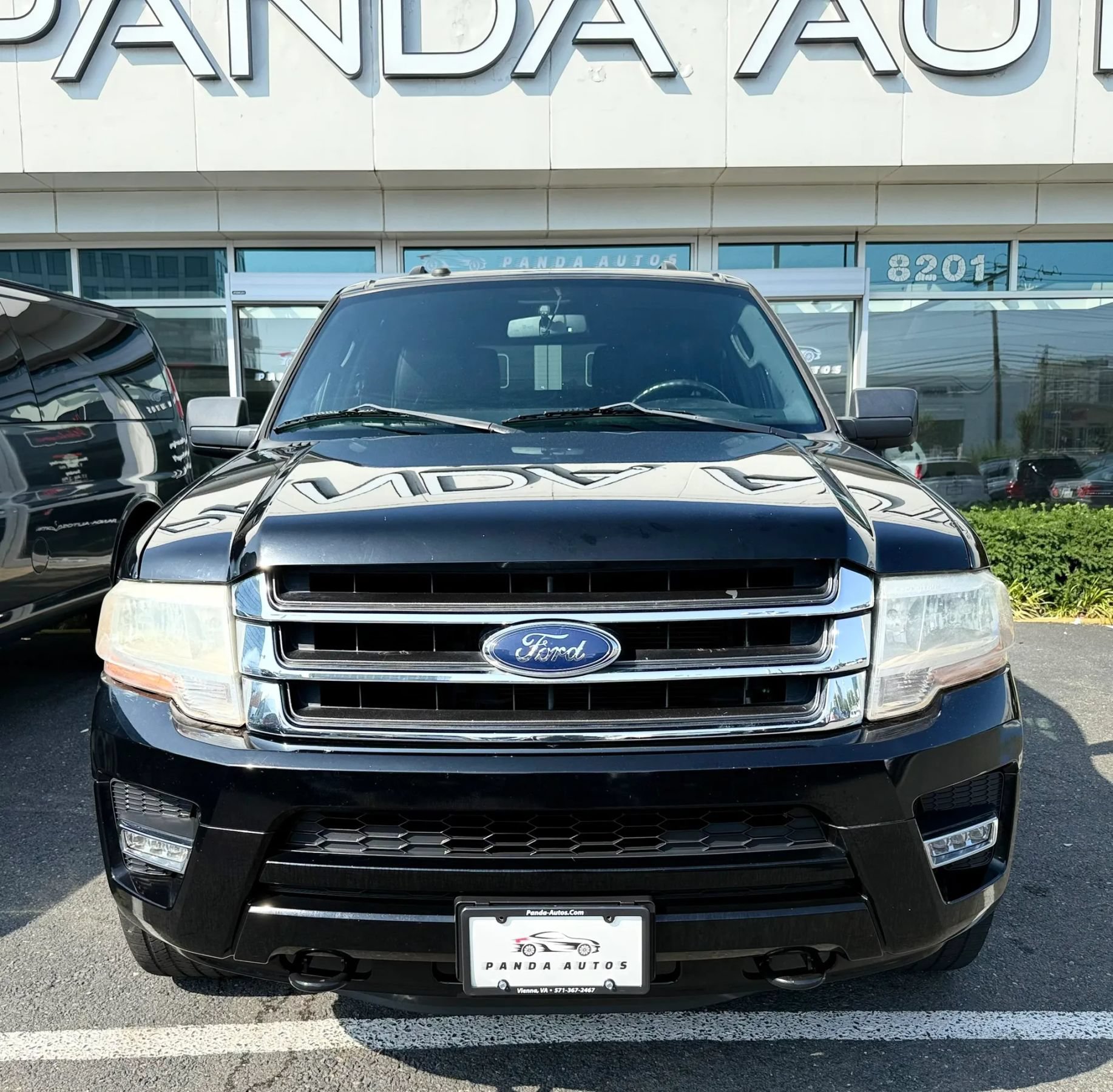 Used 2016 Ford Expedition EL XLT w/ Equipment Group 201A AWD/4WD image 2