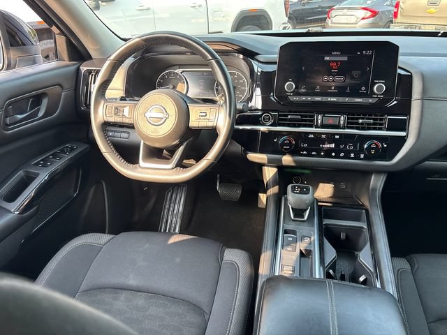 Used 2024 Nissan Pathfinder SV FWD image 12