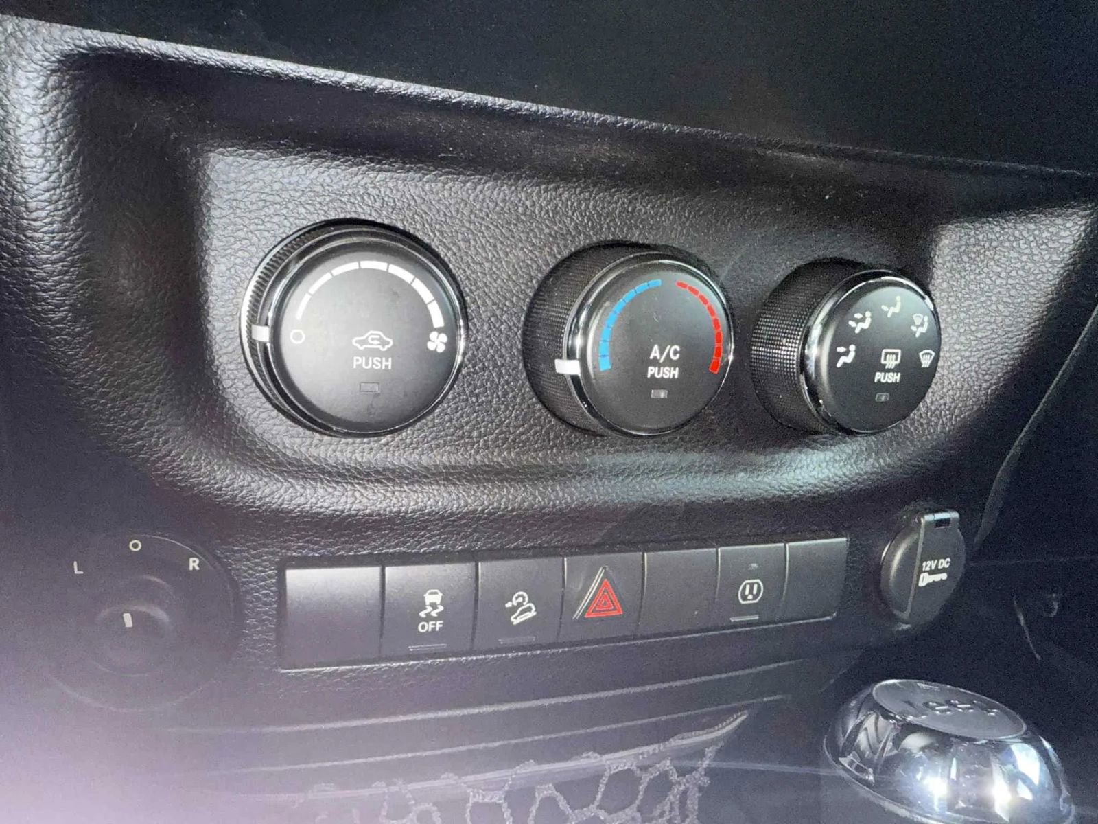 Used 2015 Jeep Wrangler Unlimited Sahara w/ Max Tow Package image 15