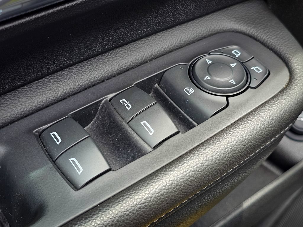 Used 2023 GMC Terrain SLT w/ Tech Package AWD/4WD image 11