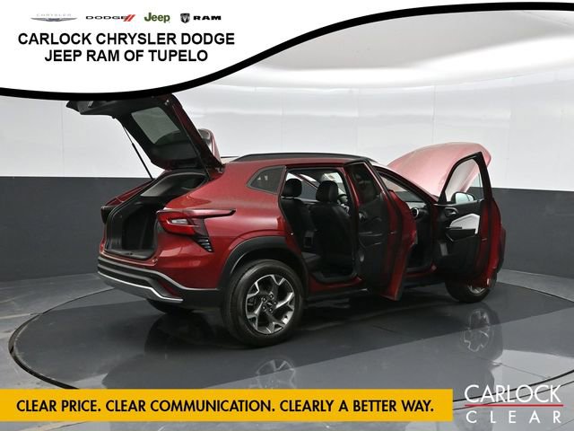 Used 2025 Chevrolet Trax LT w/ Driver Confidence Package image 57