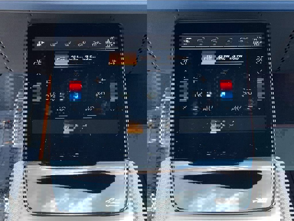 New 2026 Cadillac Vistiq Premium Luxury w/ LPO, Floor Liner Package image 16