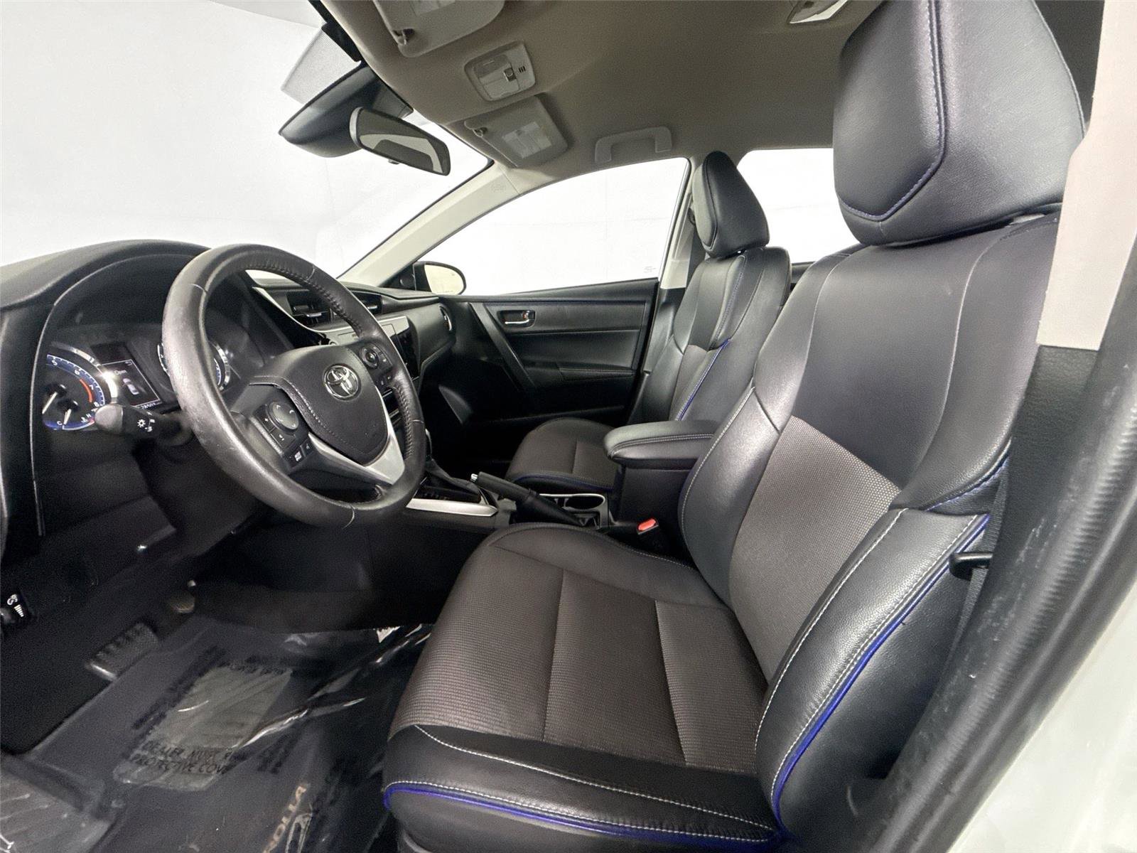 Used 2017 Toyota Corolla SE image 3