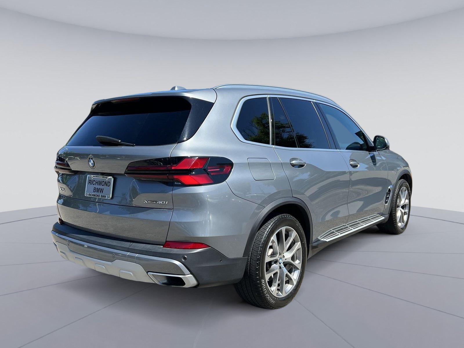 Used 2024 BMW X5 xDrive40i w/ Premium Package AWD/4WD image 9
