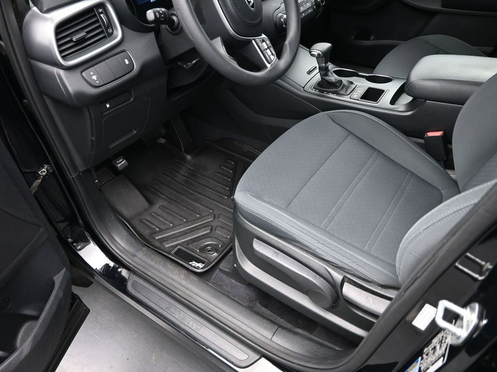 Used 2020 Kia Sorento AWD V6 image 13