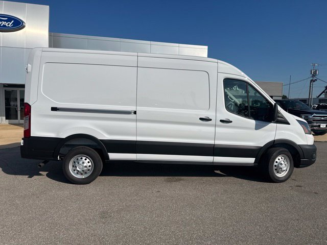 New 2026 Ford Transit 250 148 Medium Roof w/ Load Area Protection Package RWD image 18