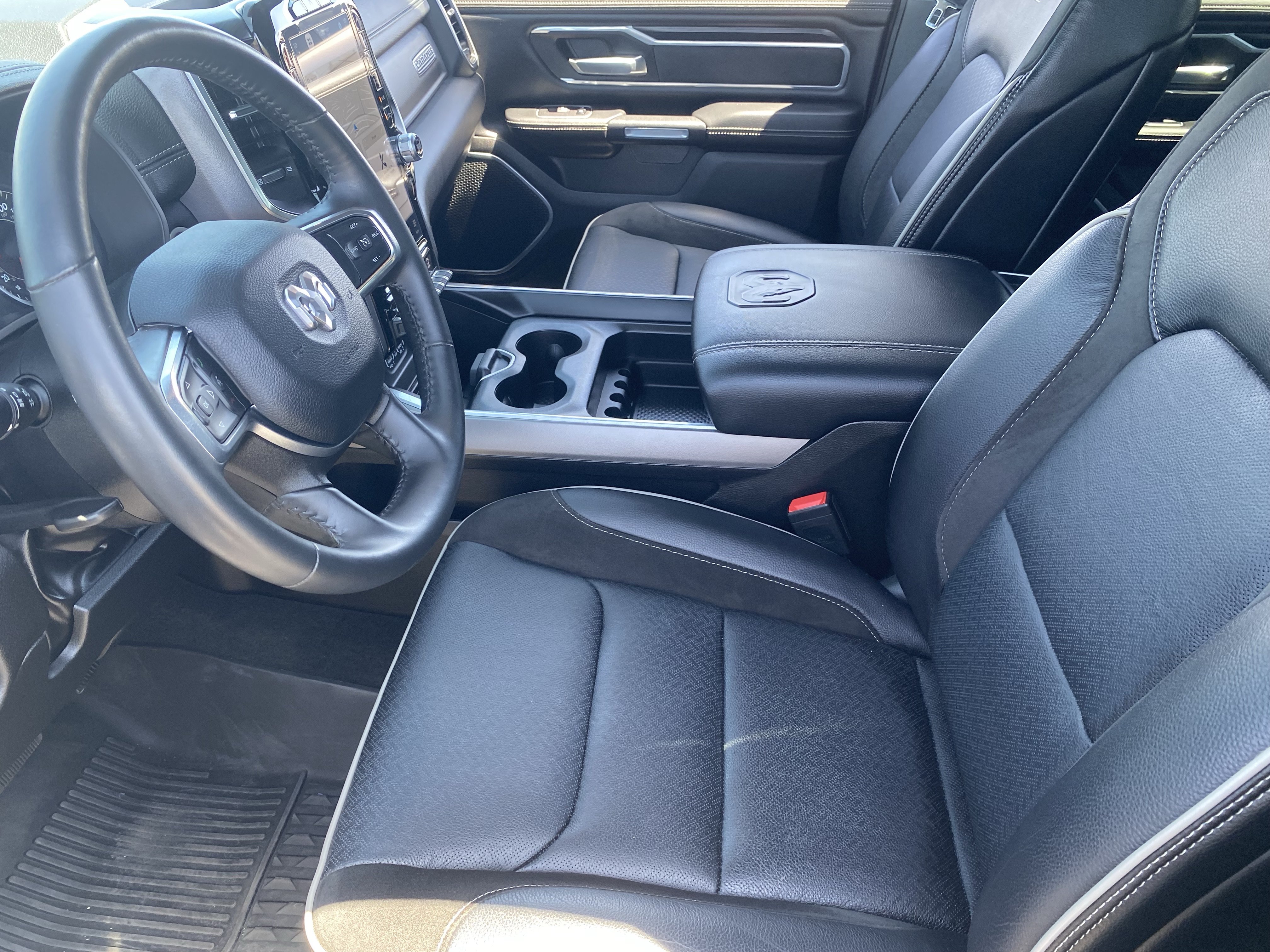 Used 2023 RAM 1500 Laramie AWD/4WD image 17