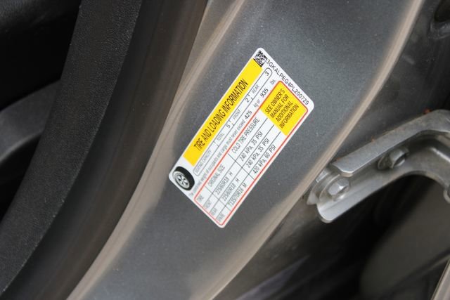 Used 2023 GMC Terrain SLT w/ Tech Package image 31