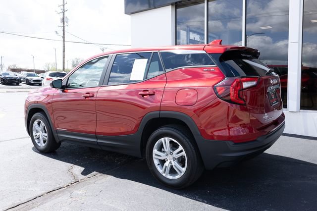 Used 2024 GMC Terrain SLE AWD/4WD image 5