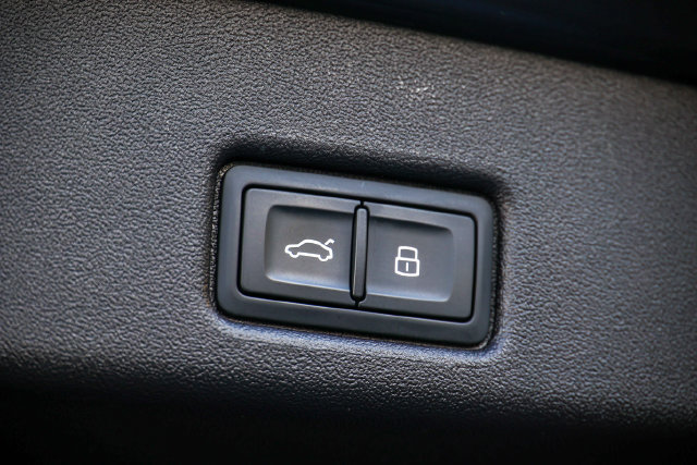 Certified 2025 Audi Q5 Premium Plus AWD/4WD image 38
