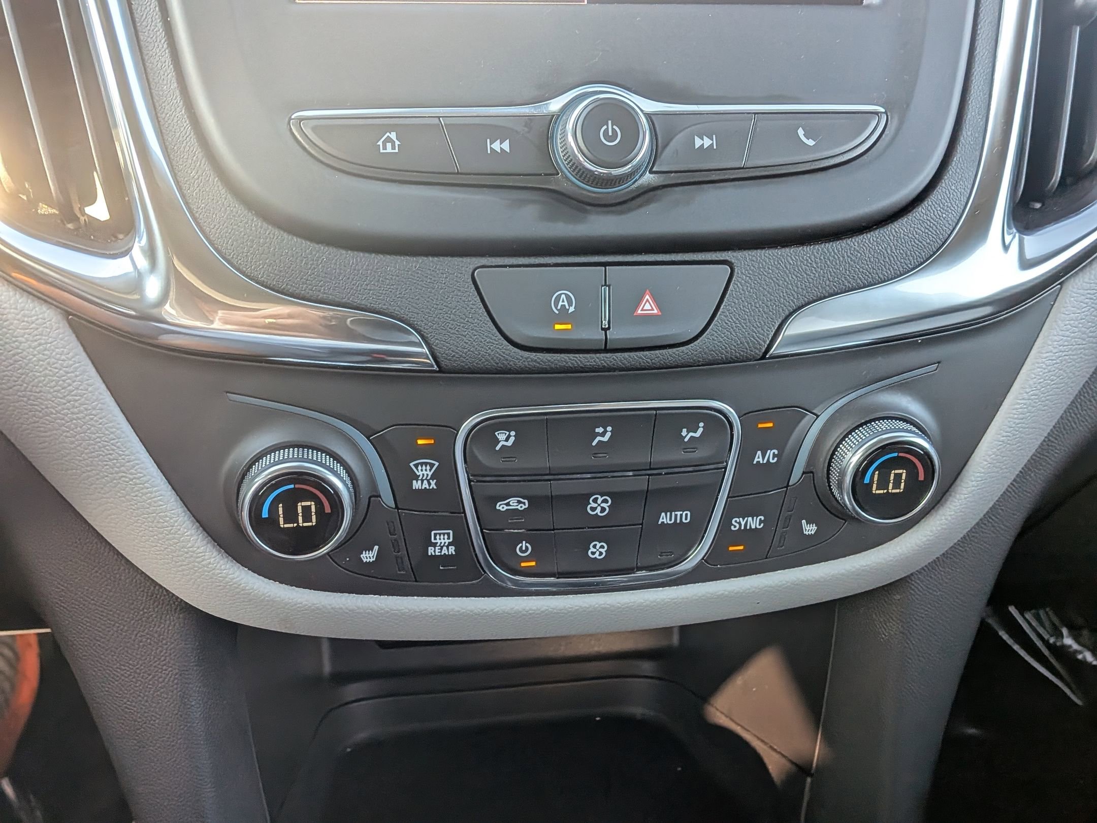 Certified 2024 Chevrolet Equinox LT w/ LPO, Floor Liner Package image 29