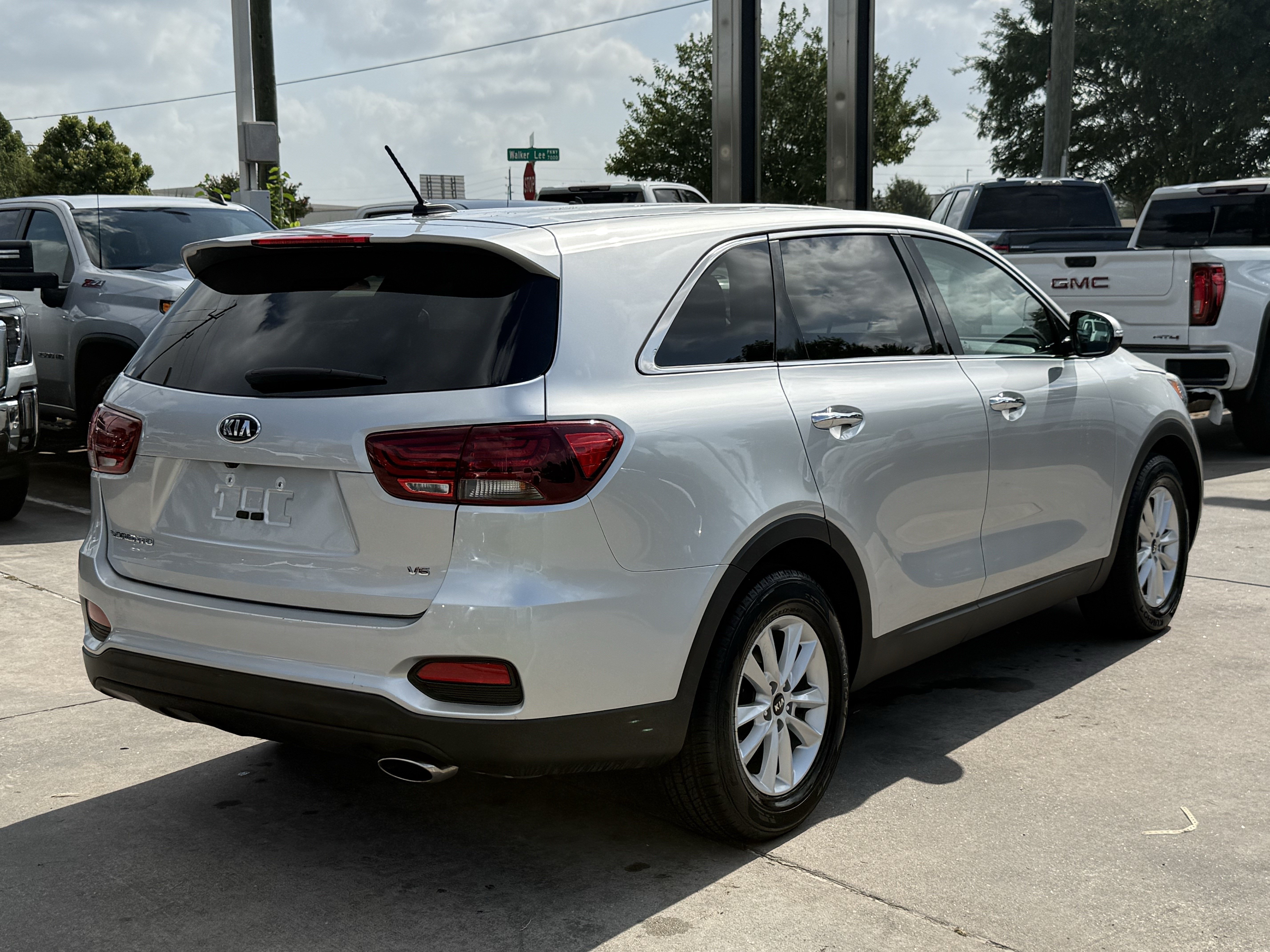 Used 2020 Kia Sorento FWD V6 image 5
