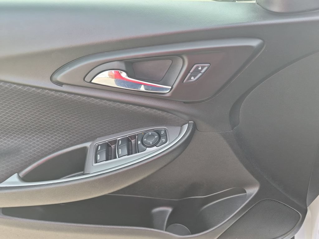 Used 2025 Chevrolet Malibu LT FWD image 13