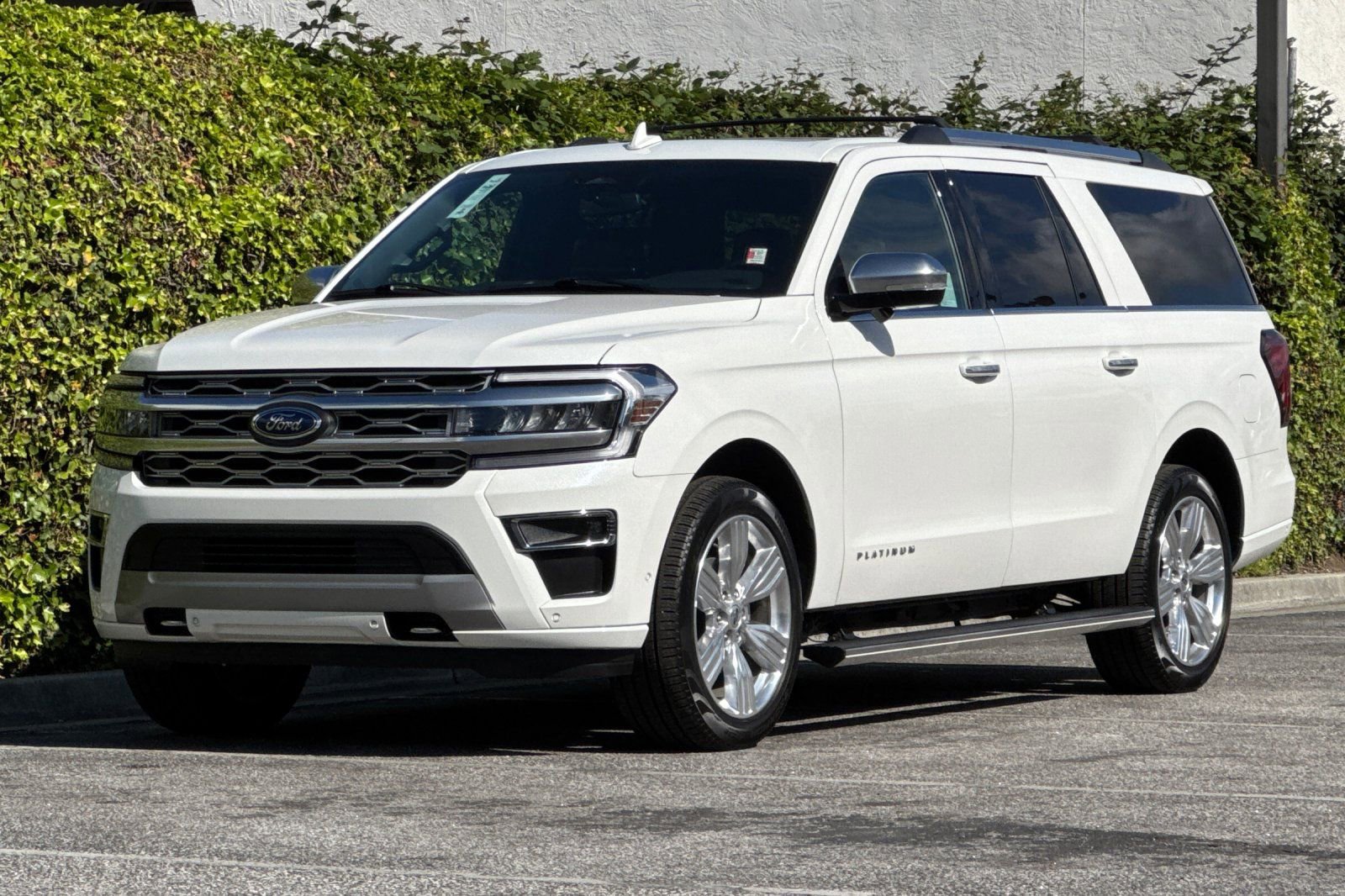 Used 2024 Ford Expedition Max Platinum AWD/4WD image 9