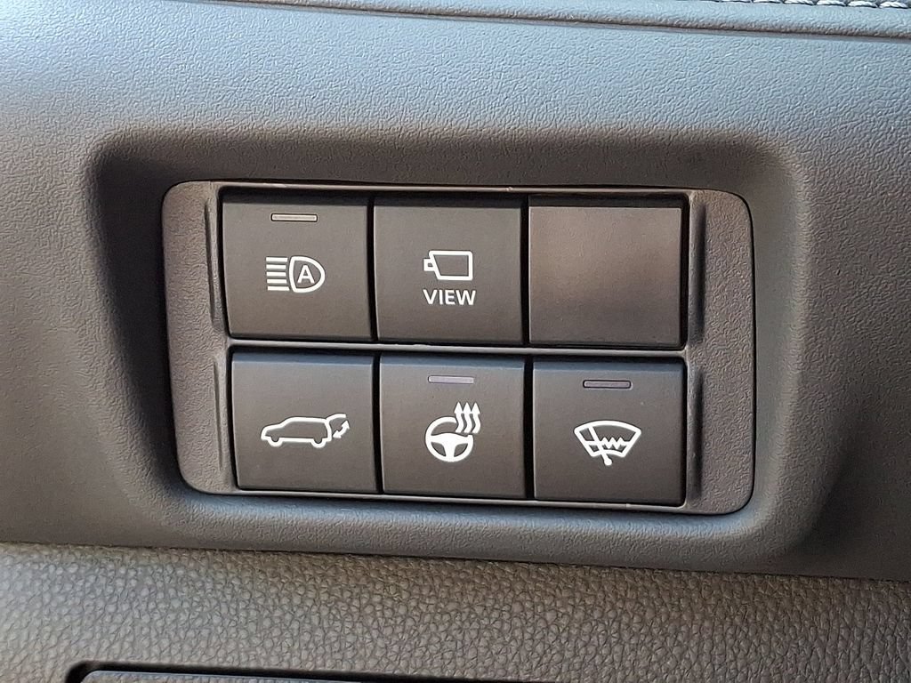 Used 2021 Toyota Highlander Limited AWD/4WD image 25