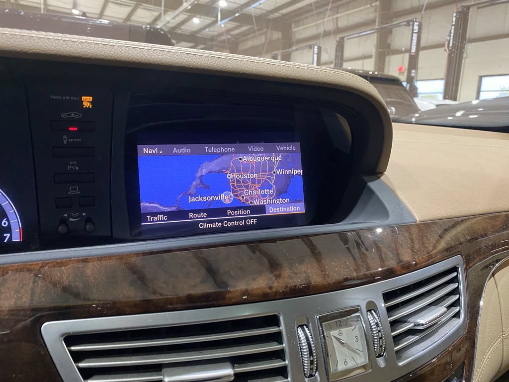 Used 2011 Mercedes-Benz S 550 4MATIC image 7
