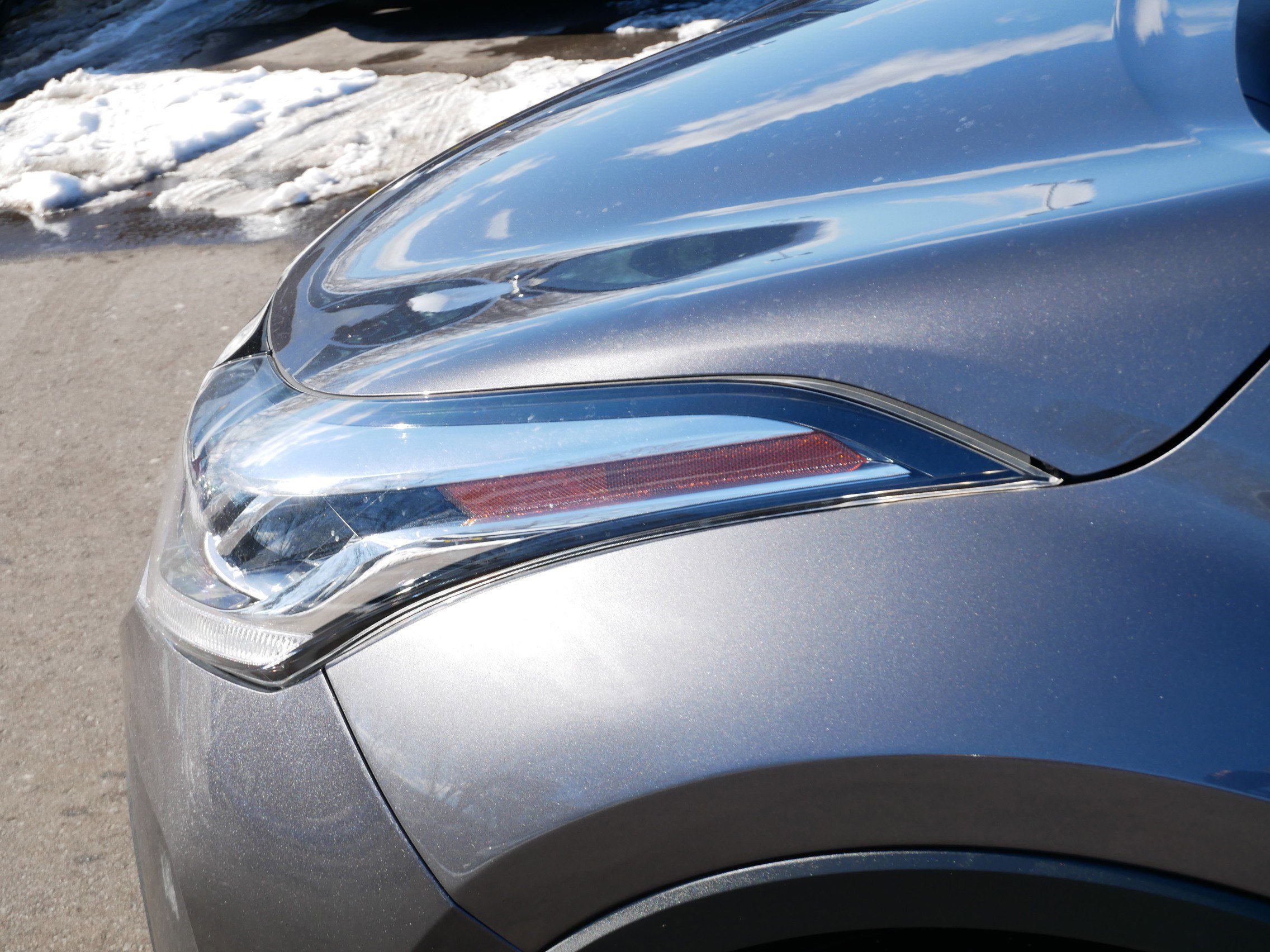 Used 2021 Toyota C-HR LE image 16