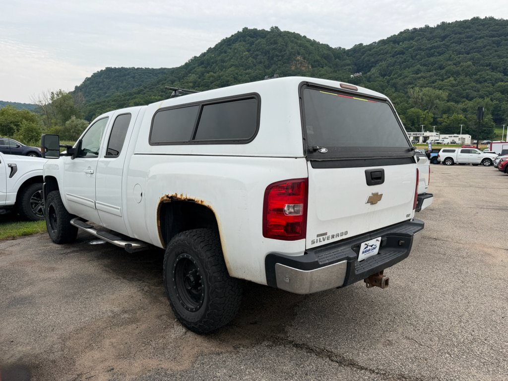 Used 2009 Chevrolet Silverado 2500 LTZ AWD/4WD image 4