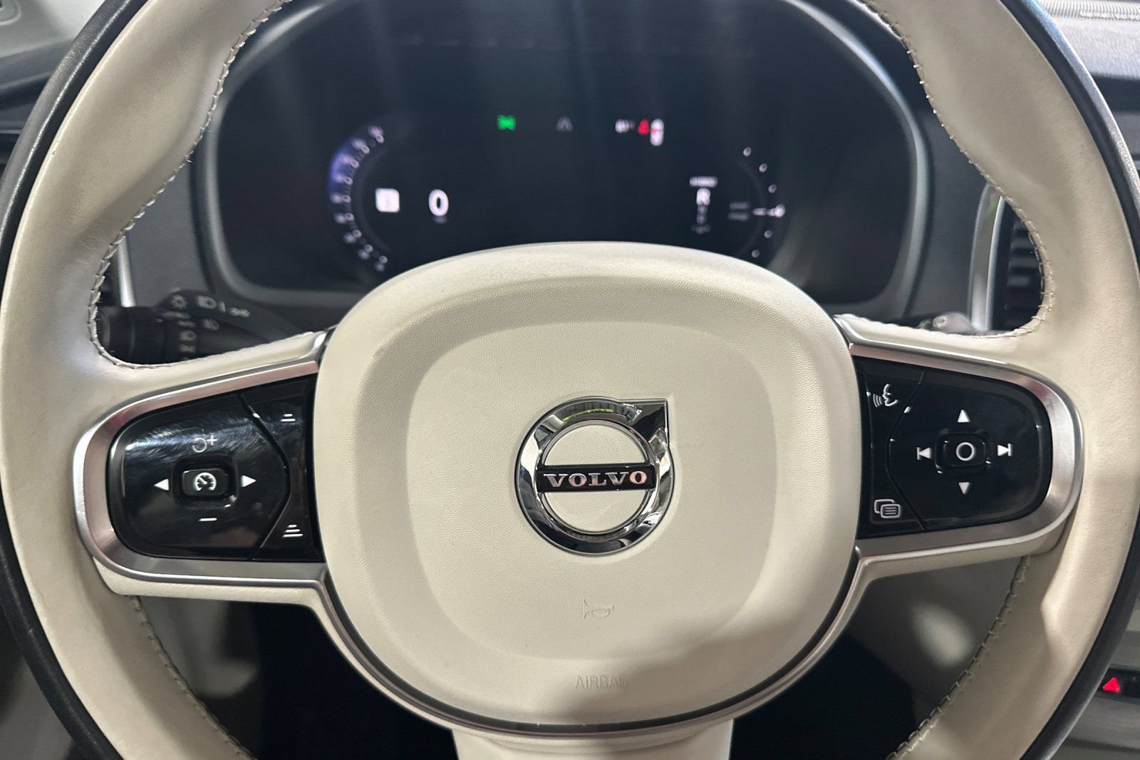 Certified 2024 Volvo XC90 T8 Plus w/ Protection Package Premier AWD/4WD image 27