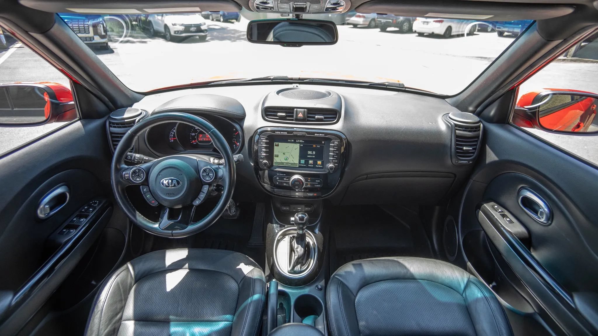 Used 2015 Kia Soul ! w/ Sun & Sound Package FWD image 18