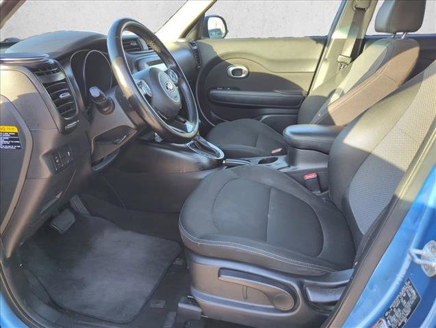 Used 2018 Kia Soul + FWD image 10