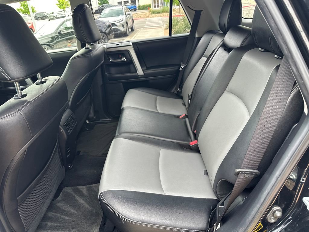 Used 2018 Toyota 4Runner SR5 Premium AWD/4WD image 33