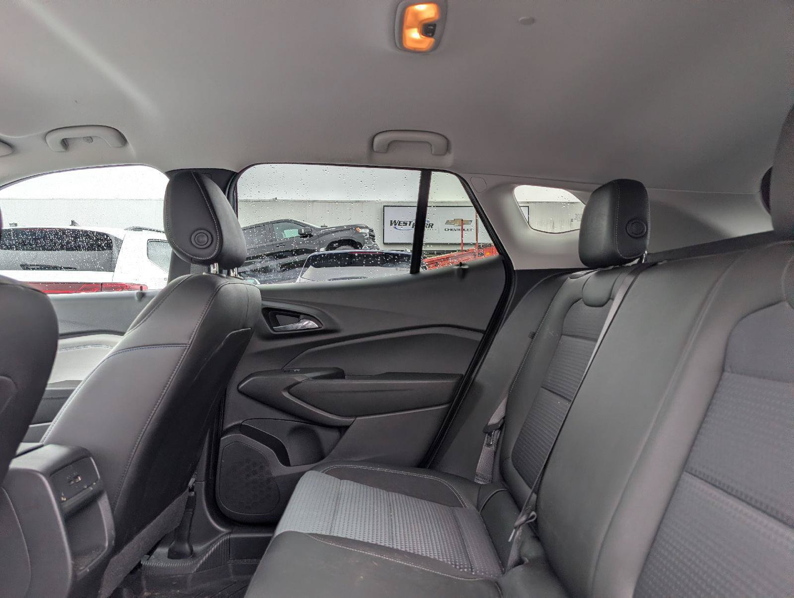 Used 2025 Chevrolet Trax LT w/ Driver Confidence Package FWD image 9