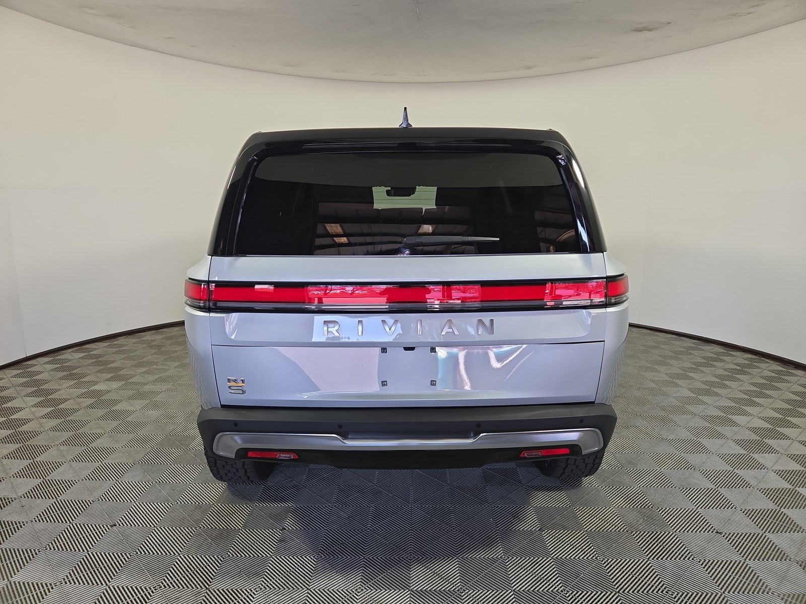 Used 2022 Rivian R1S Launch Edition Quad AWD/4WD image 4