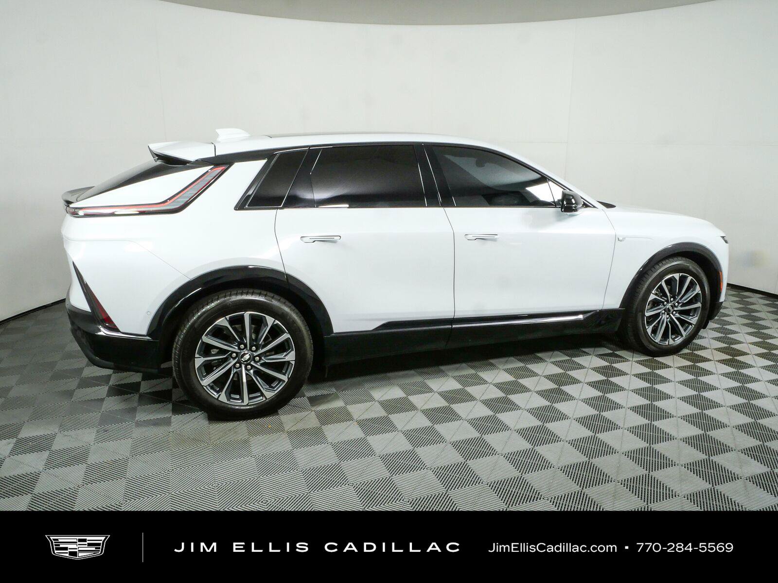 Used 2026 Cadillac Lyriq Sport RWD image 2
