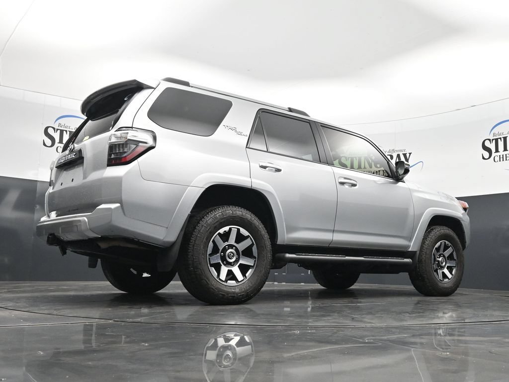 Used 2018 Toyota 4Runner TRD Off-Road Premium AWD/4WD image 32