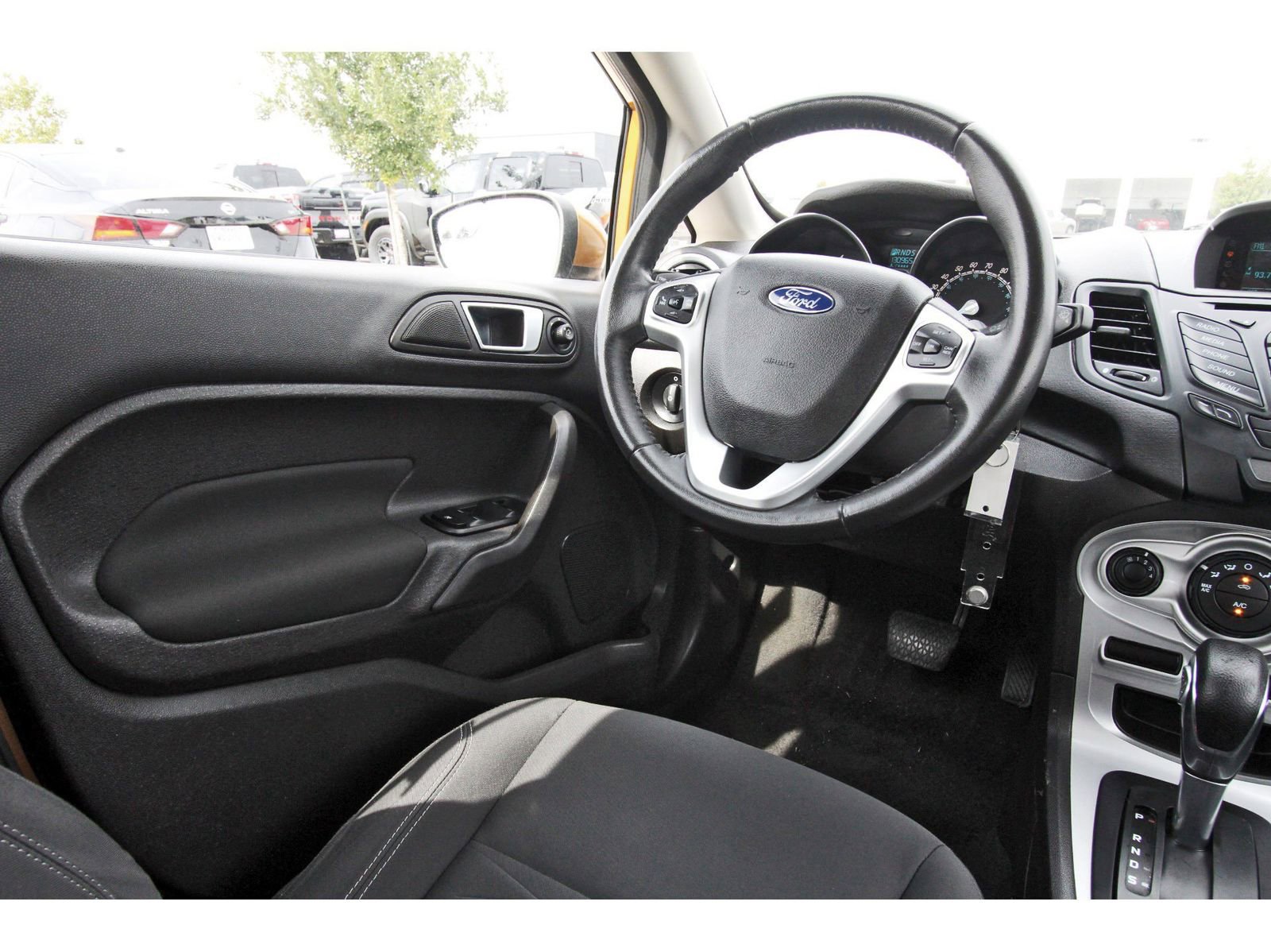 Used 2016 Ford Fiesta SE image 11