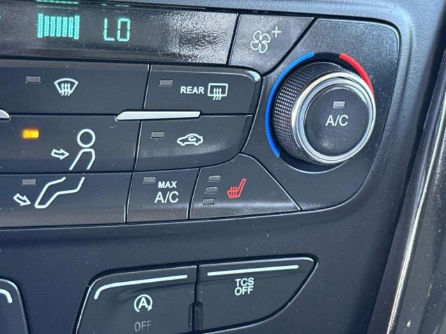 Used 2017 Ford Escape Titanium image 27