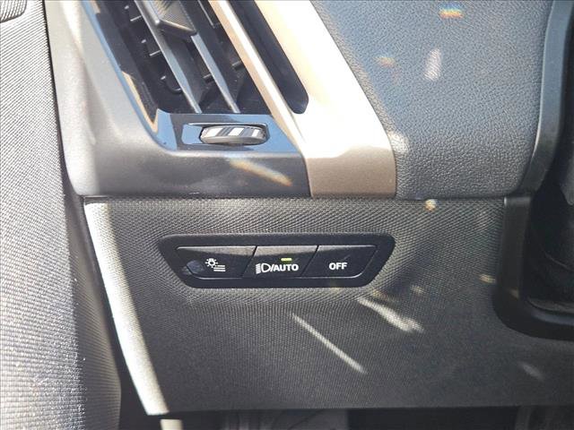 Used 2023 BMW iX xDrive50 w/ Sport Package AWD/4WD image 16