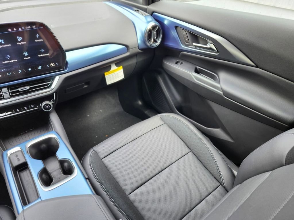 New 2026 Chevrolet Equinox EV LT AWD/4WD image 13