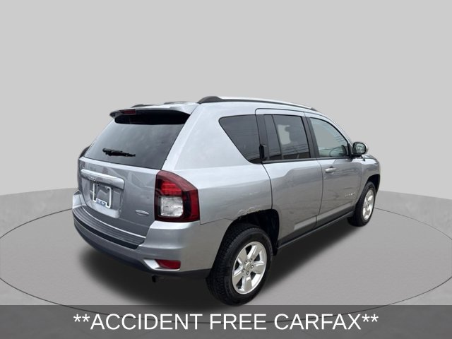 Used 2017 Jeep Compass Latitude FWD image 4