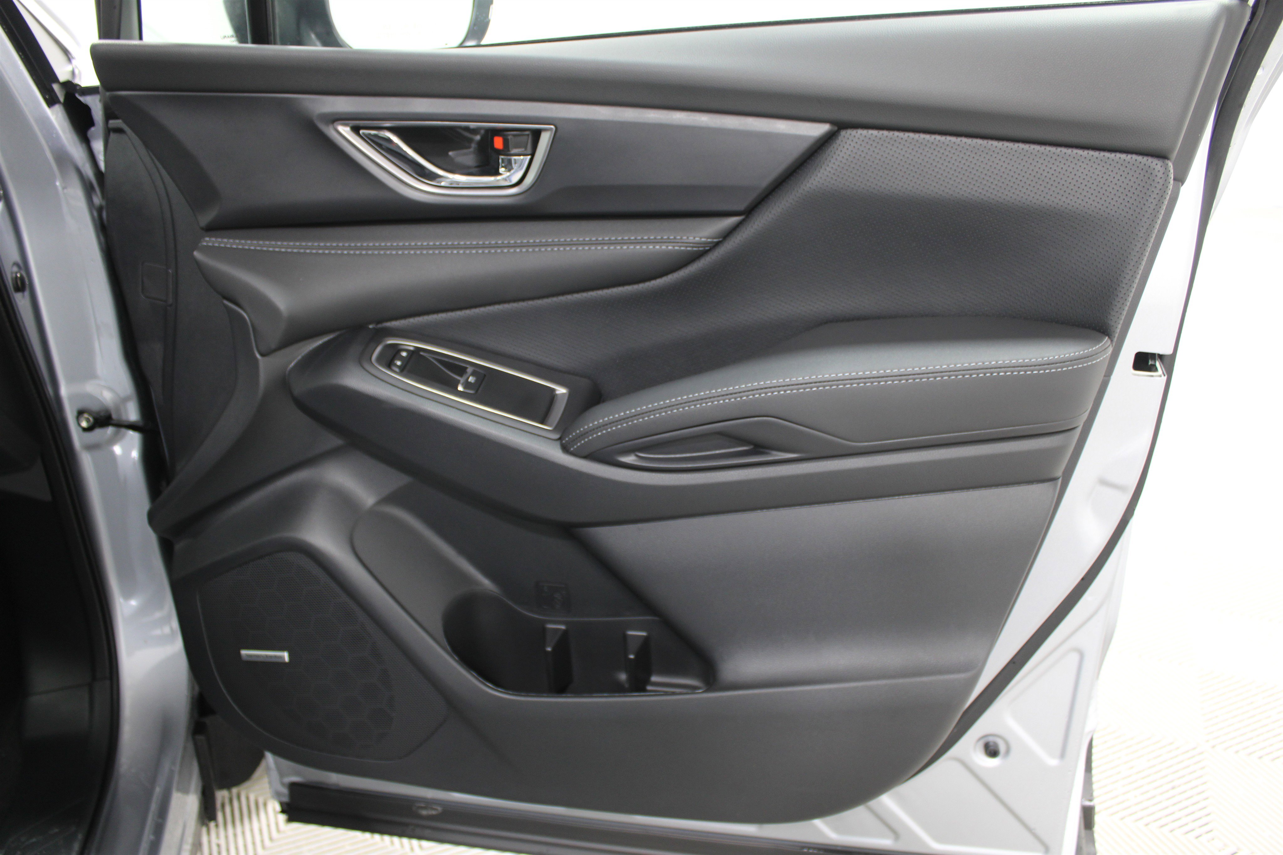 New 2025 Subaru Ascent Limited image 27