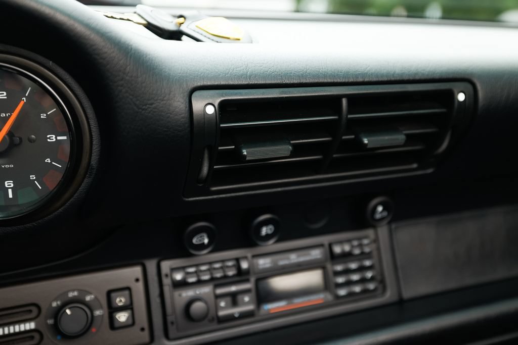 Used 1995 Porsche 911 Carrera RWD image 89