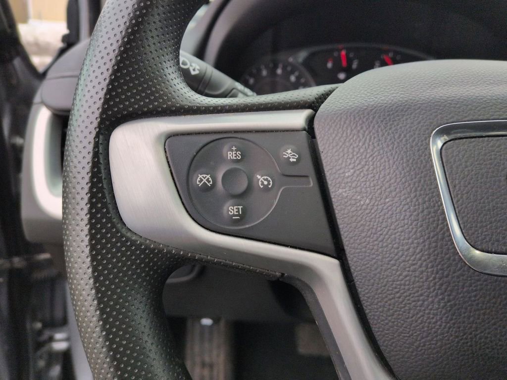 Used 2024 GMC Terrain SLE w/ Driver Convenience Package image 19