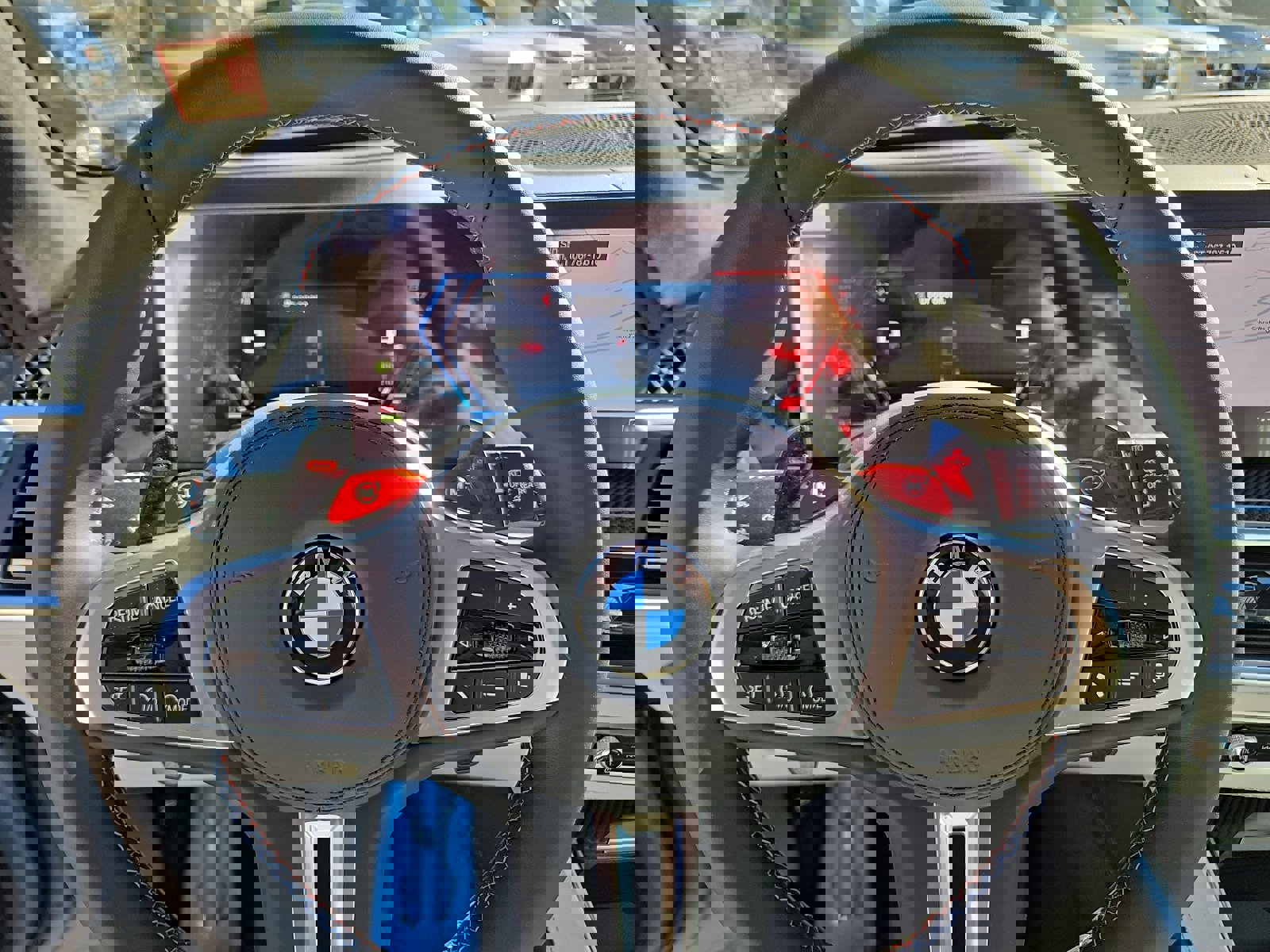 Used 2026 BMW X5 M Competition w/ Executive Package image 21