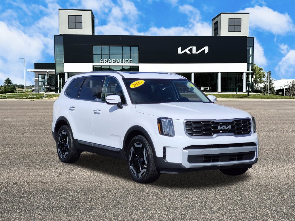 Used 2025 Kia Telluride S AWD/4WD image 2